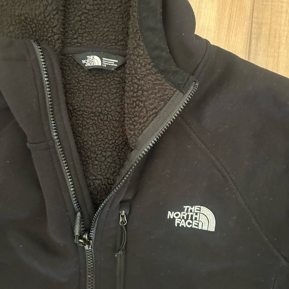 The North Face Apex Bionic Soft Shell Hoodie - Picture 2 of 3